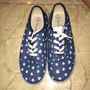 American eagle canvas snickers